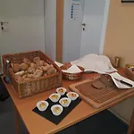 Garni Am Markt - Businesshotel - Fruehstuecksbuffet - Fahrradabstellplatz - Hunde Willkommen Hotel Neustadt bei Coburg