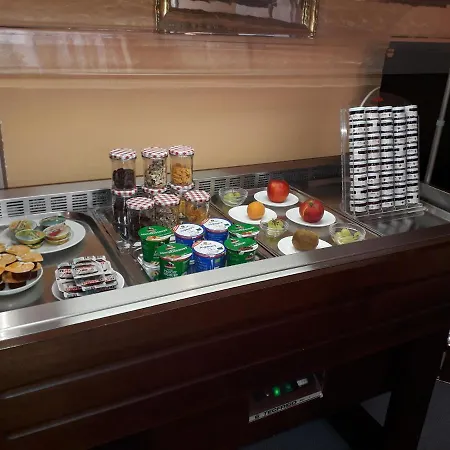 Garni Am Markt - Businesshotel - Fruehstuecksbuffet - Fahrradabstellplatz - Hunde Willkommen Hotel Neustadt bei Coburg