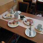 Garni Am Markt - Businesshotel - Fruehstuecksbuffet - Fahrradabstellplatz - Hunde Willkommen Hotel 3*