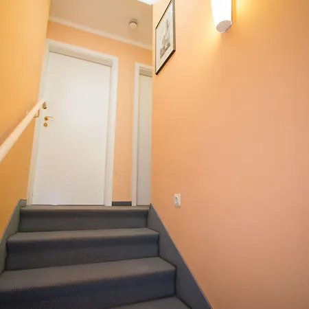 Ξενοδοχείο Garni Am Markt - Businesshotel - Fruehstuecksbuffet - Fahrradabstellplatz - Hunde Willkommen 3*