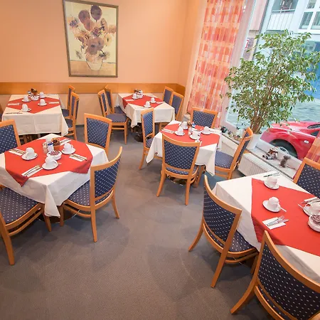 Hotel Garni Am Markt - Businesshotel - Frühstücksbuffet - Fahrradabstellplatz - Hunde Willkommen 3*