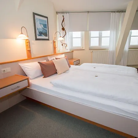 호텔 Garni Am Markt - Businesshotel - Fruehstuecksbuffet - Fahrradabstellplatz - Hunde Willkommen