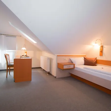 Garni Am Markt - Businesshotel - Fruehstuecksbuffet - Fahrradabstellplatz - Hunde Willkommen 3* Neustadt bei Coburg