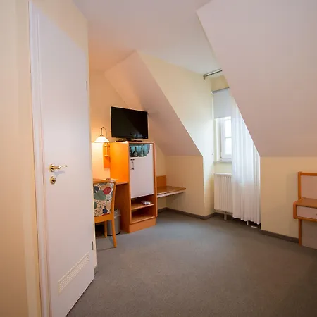 호텔 Garni Am Markt - Businesshotel - Fruehstuecksbuffet - Fahrradabstellplatz - Hunde Willkommen