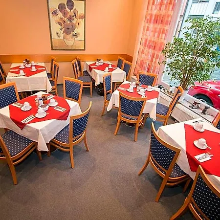 Ξενοδοχείο Garni Am Markt - Businesshotel - Fruehstuecksbuffet - Fahrradabstellplatz - Hunde Willkommen Neustadt bei Coburg