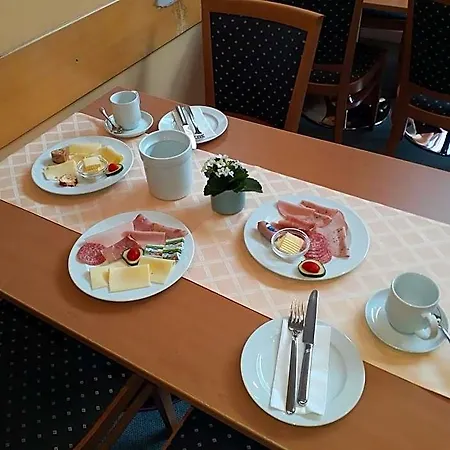 Ξενοδοχείο Garni Am Markt - Businesshotel - Fruehstuecksbuffet - Fahrradabstellplatz - Hunde Willkommen