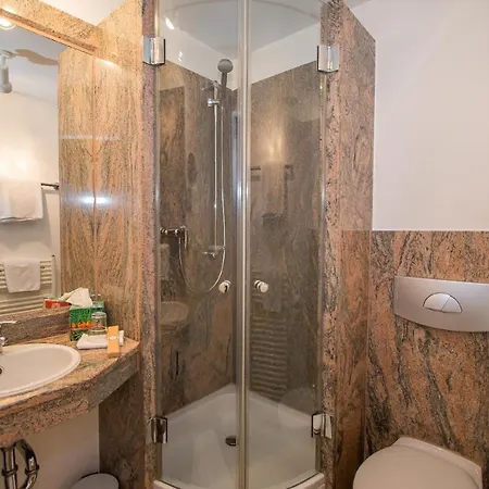 Ξενοδοχείο Garni Am Markt - Businesshotel - Fruehstuecksbuffet - Fahrradabstellplatz - Hunde Willkommen Neustadt bei Coburg