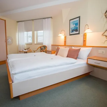 Garni Am Markt - Businesshotel - Fruehstuecksbuffet - Fahrradabstellplatz - Hunde Willkommen 酒店 3*