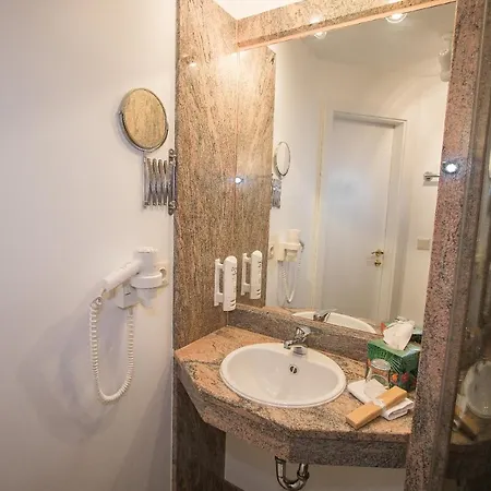 Garni Am Markt - Businesshotel - Fruehstuecksbuffet - Fahrradabstellplatz - Hunde Willkommen 3* Neustadt bei Coburg