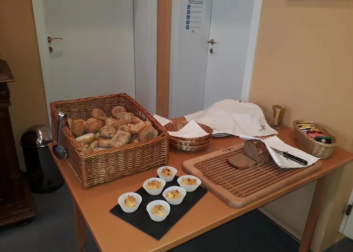 Garni Am Markt - Businesshotel - Fruehstuecksbuffet - Fahrradabstellplatz - Hunde Willkommen Hotel Neustadt bei Coburg
