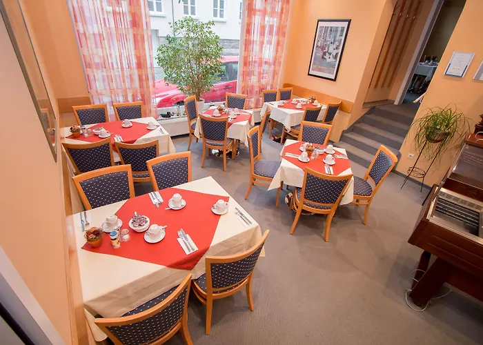 Ξενοδοχείο Garni Am Markt - Businesshotel - Fruehstuecksbuffet - Fahrradabstellplatz - Hunde Willkommen Neustadt bei Coburg
