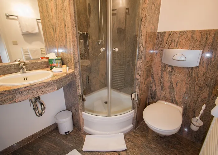 Garni Am Markt - Businesshotel - Fruehstuecksbuffet - Fahrradabstellplatz - Hunde Willkommen Hotel Neustadt bei Coburg