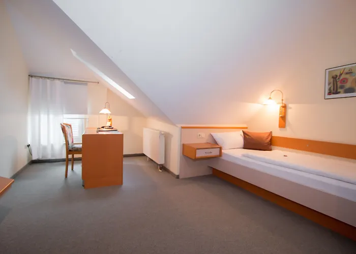 Garni Am Markt - Businesshotel - Fruehstuecksbuffet - Fahrradabstellplatz - Hunde Willkommen 3* Neustadt bei Coburg
