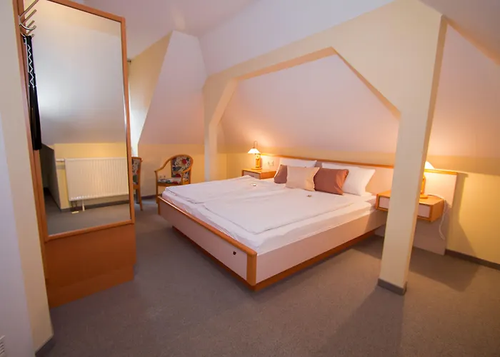 Garni Am Markt - Businesshotel - Fruehstuecksbuffet - Fahrradabstellplatz - Hunde Willkommen מלון