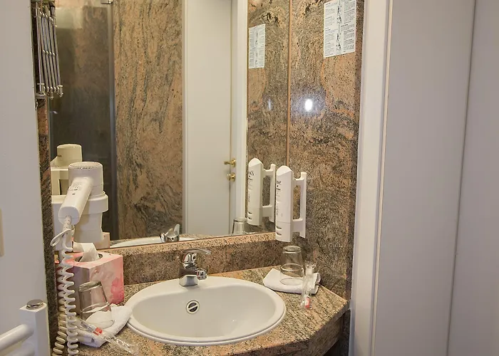 Hotel Garni Am Markt - Businesshotel - Fruehstuecksbuffet - Fahrradabstellplatz - Hunde Willkommen Neustadt bei Coburg