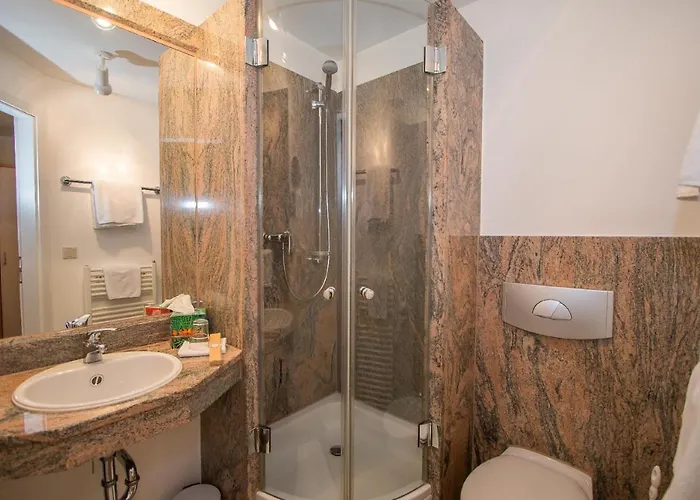 Hotel Garni Am Markt - Businesshotel - Fruehstuecksbuffet - Fahrradabstellplatz - Hunde Willkommen Neustadt bei Coburg